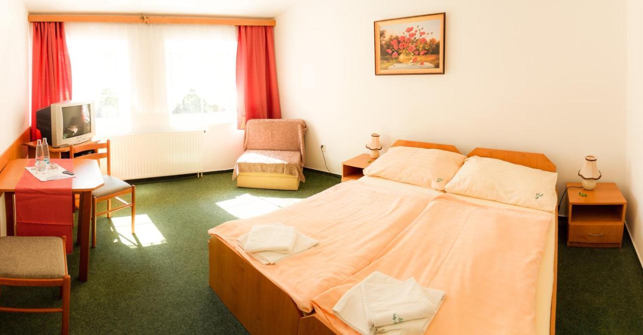 Motel Velky Rybnik Dehtare  Exterior foto